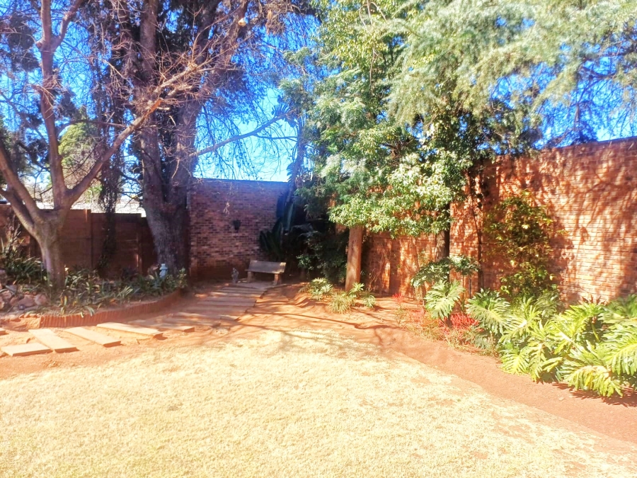 4 Bedroom Property for Sale in Doringkloof Gauteng