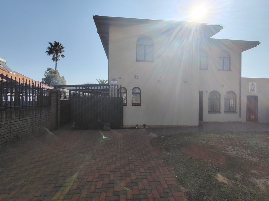 3 Bedroom Property for Sale in Lenasia Ext 1 Gauteng