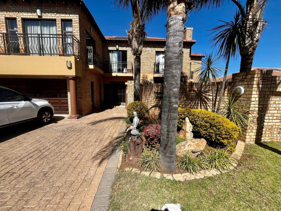 4 Bedroom Property for Sale in Meyersdal Gauteng