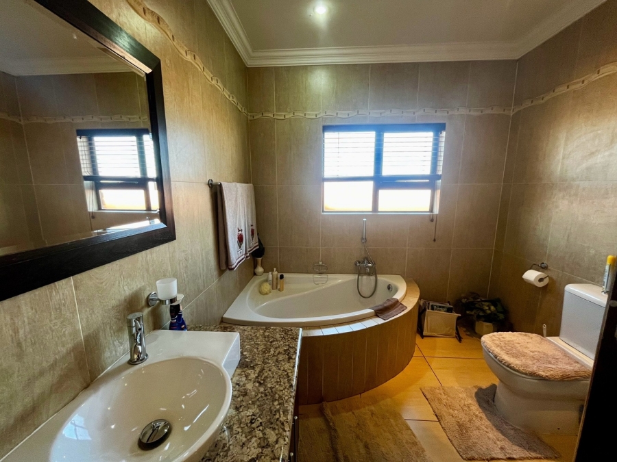 4 Bedroom Property for Sale in Meyersdal Gauteng