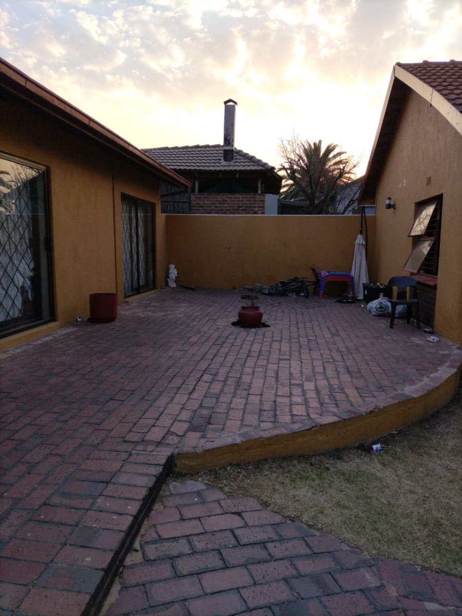 4 Bedroom Property for Sale in Birch Acres Gauteng