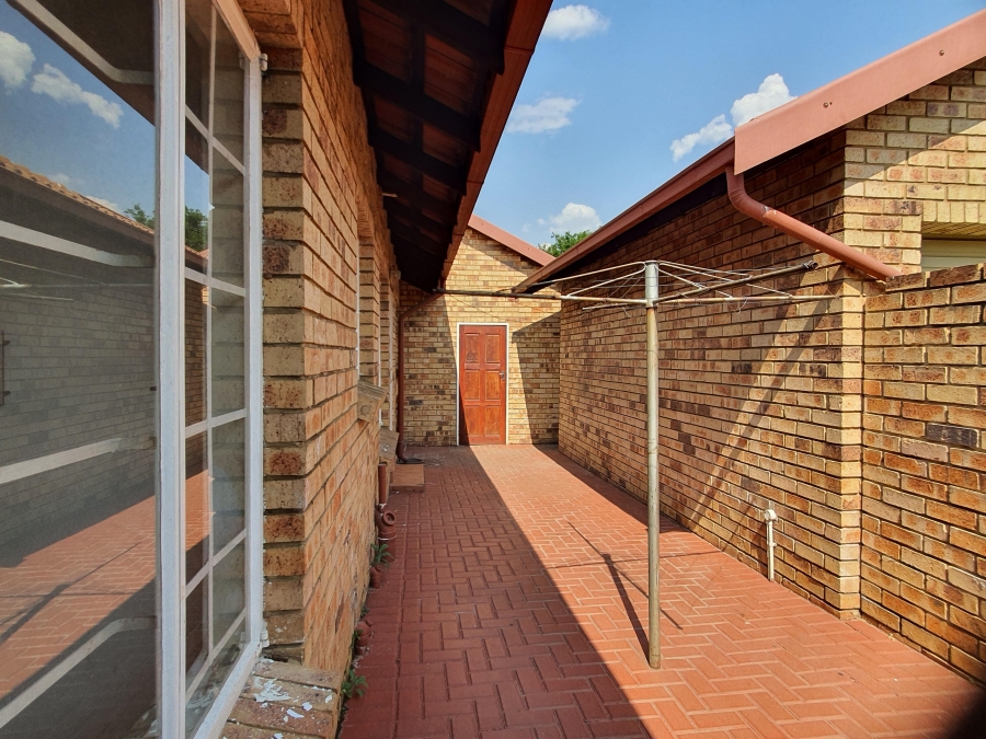 3 Bedroom Property for Sale in Meyerspark Gauteng