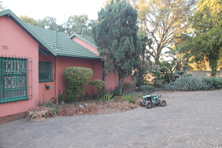 4 Bedroom Property for Sale in Gallo Manor Gauteng