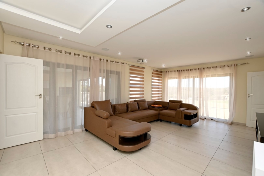 5 Bedroom Property for Sale in Pebble Rock Golf Village Gauteng