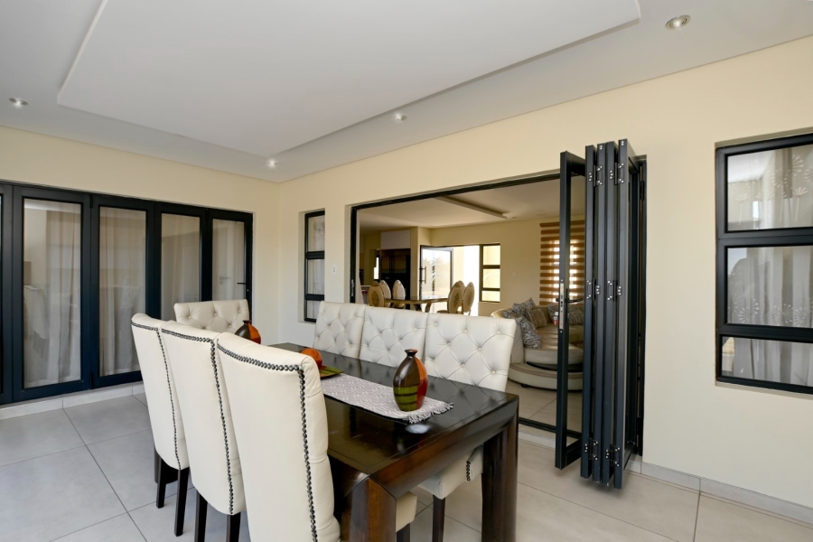 5 Bedroom Property for Sale in Pebble Rock Golf Village Gauteng