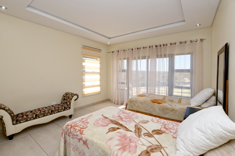 5 Bedroom Property for Sale in Pebble Rock Golf Village Gauteng