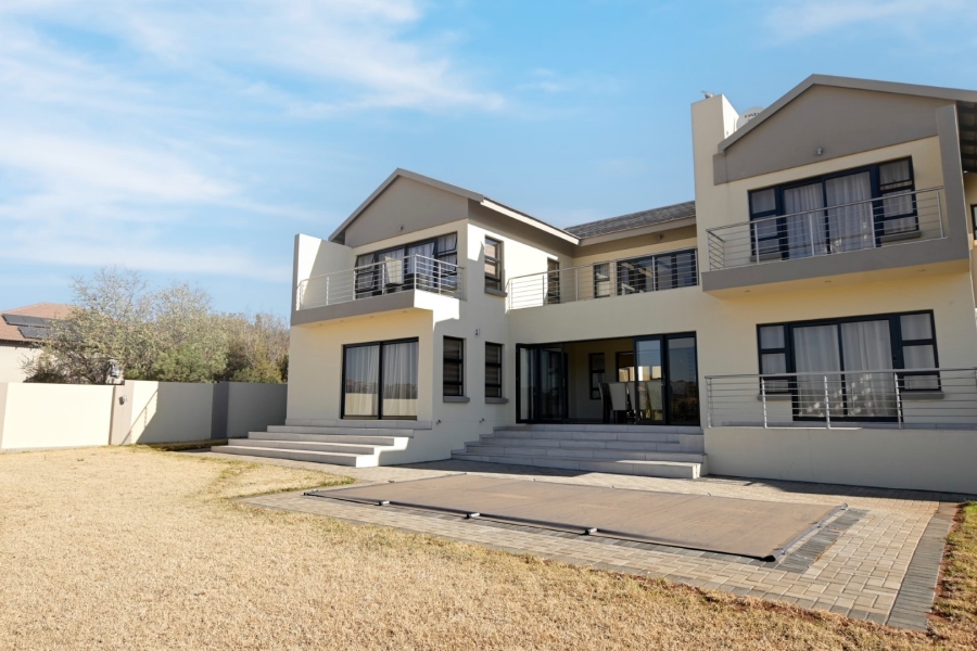 5 Bedroom Property for Sale in Pebble Rock Golf Village Gauteng