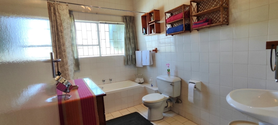 4 Bedroom Property for Sale in Glen Austin Gauteng