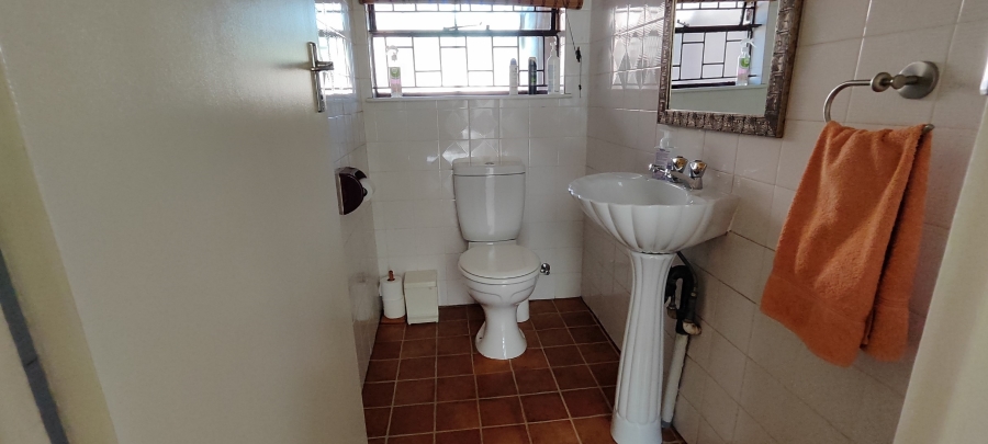 4 Bedroom Property for Sale in Glen Austin Gauteng