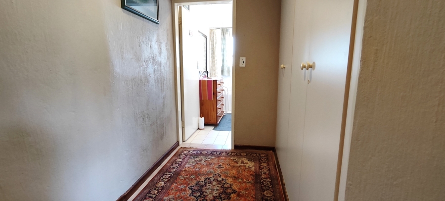 4 Bedroom Property for Sale in Glen Austin Gauteng