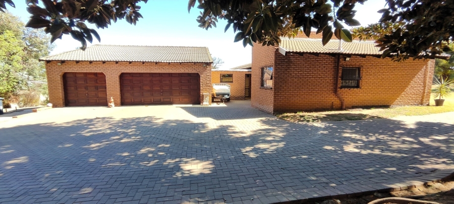 4 Bedroom Property for Sale in Glen Austin Gauteng