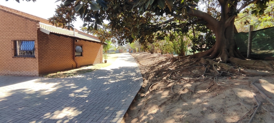 4 Bedroom Property for Sale in Glen Austin Gauteng