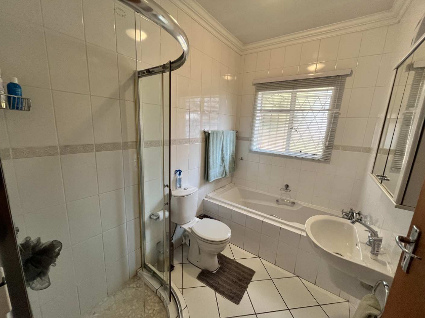 4 Bedroom Property for Sale in Brackenhurst Gauteng