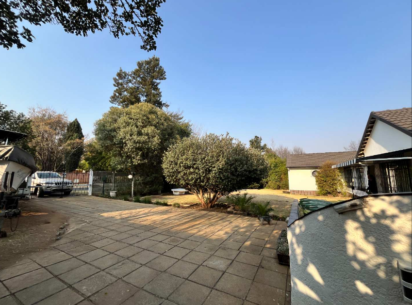 4 Bedroom Property for Sale in Brackenhurst Gauteng