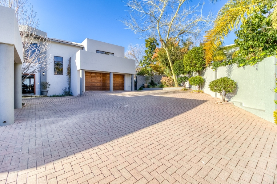 6 Bedroom Property for Sale in Fourways Gardens Gauteng