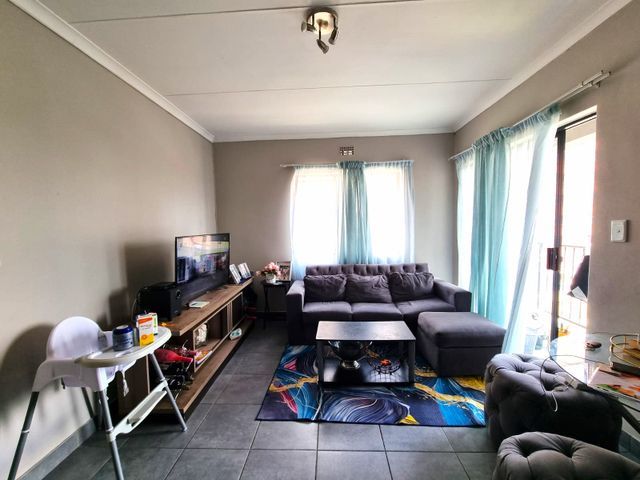 2 Bedroom Property for Sale in Grand Central Gauteng