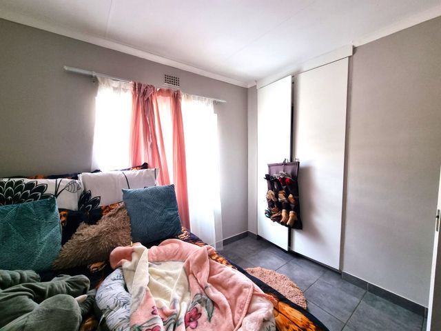 2 Bedroom Property for Sale in Grand Central Gauteng