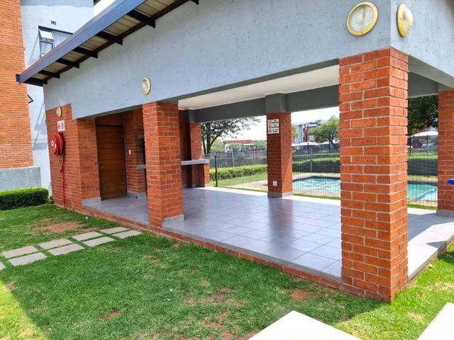 2 Bedroom Property for Sale in Grand Central Gauteng