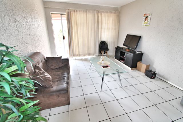 2 Bedroom Property for Sale in Vorna Valley Gauteng