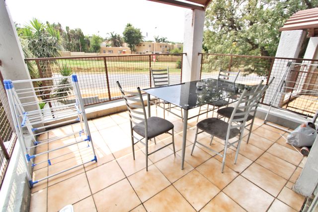 2 Bedroom Property for Sale in Vorna Valley Gauteng