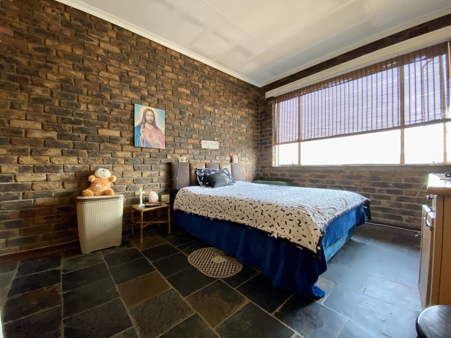 1 Bedroom Property for Sale in Edenvale Central Gauteng