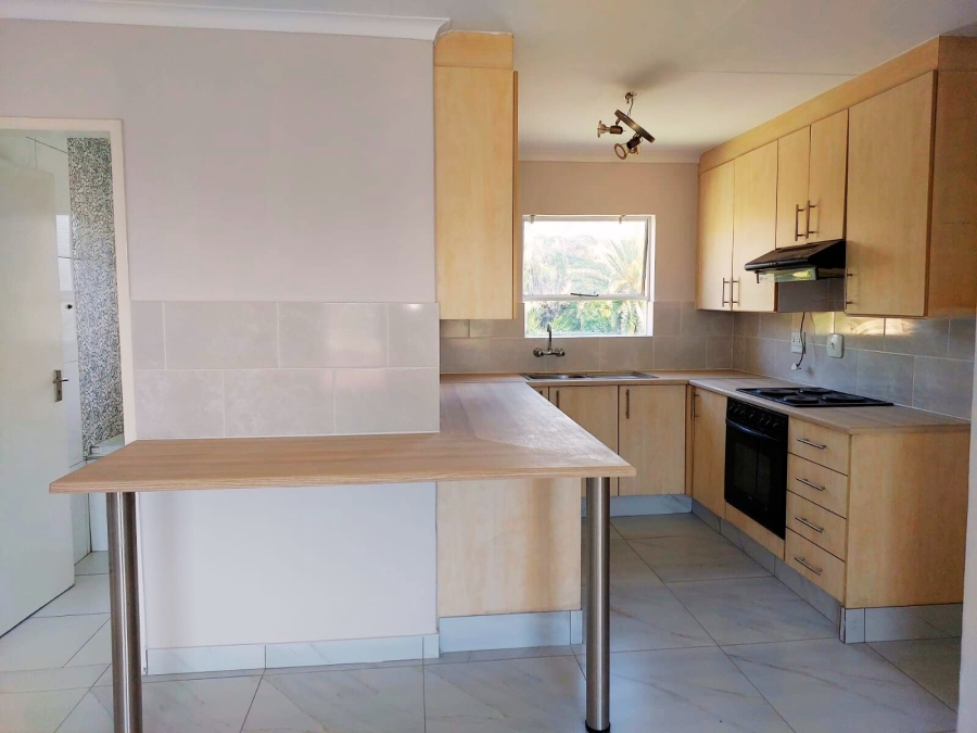 To Let 2 Bedroom Property for Rent in Bryanston Gauteng