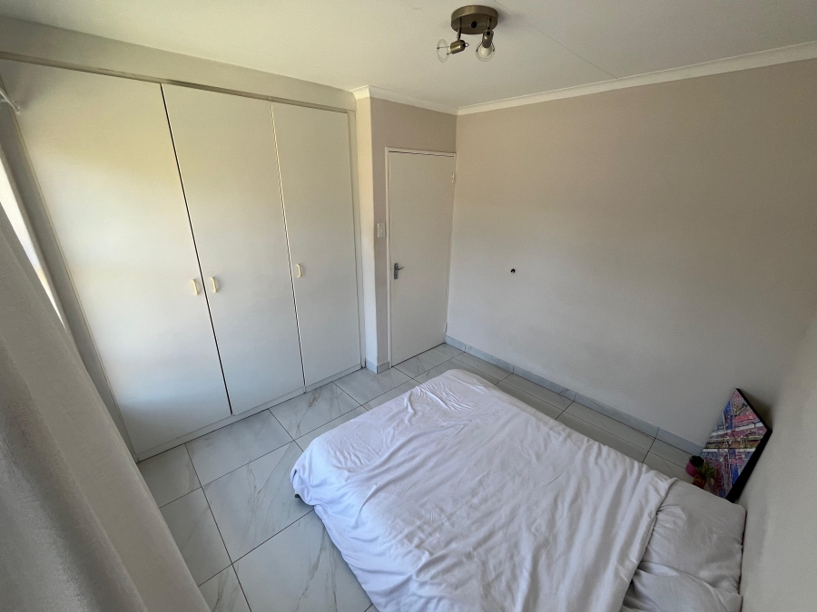 To Let 2 Bedroom Property for Rent in Bryanston Gauteng