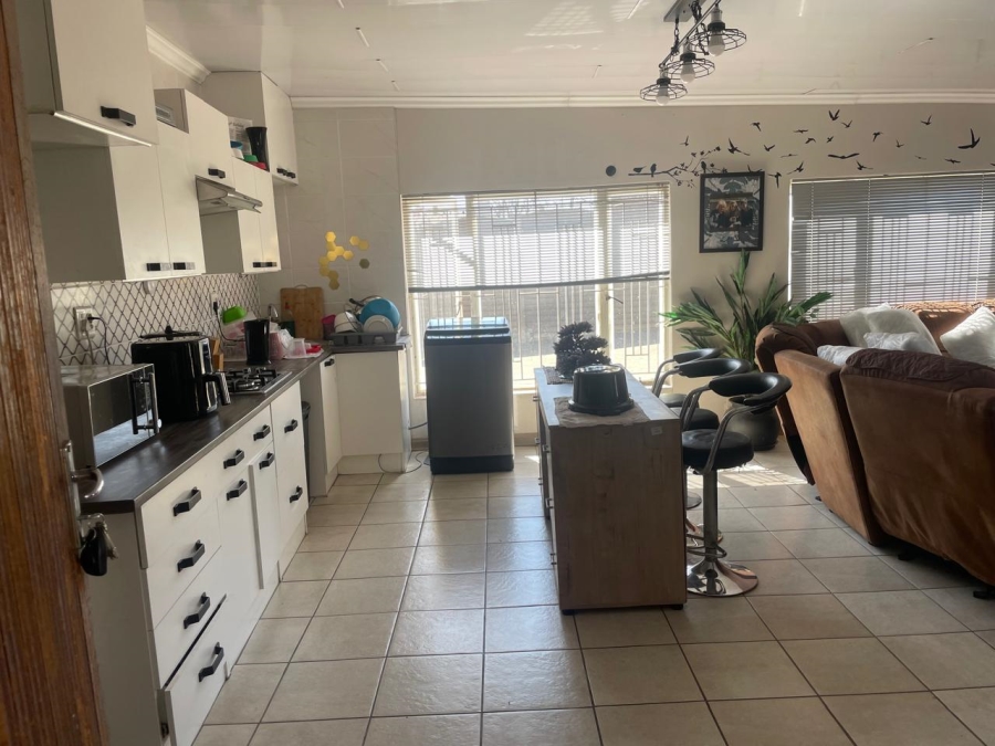 To Let 1 Bedroom Property for Rent in Edleen Gauteng