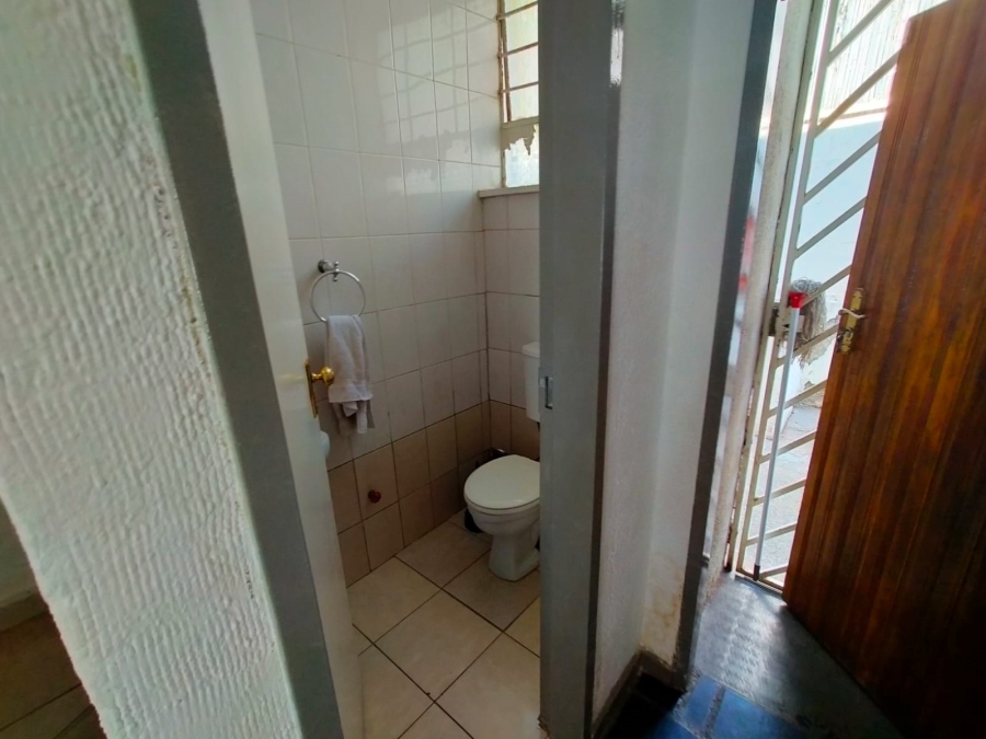 2 Bedroom Property for Sale in Windsor East Gauteng