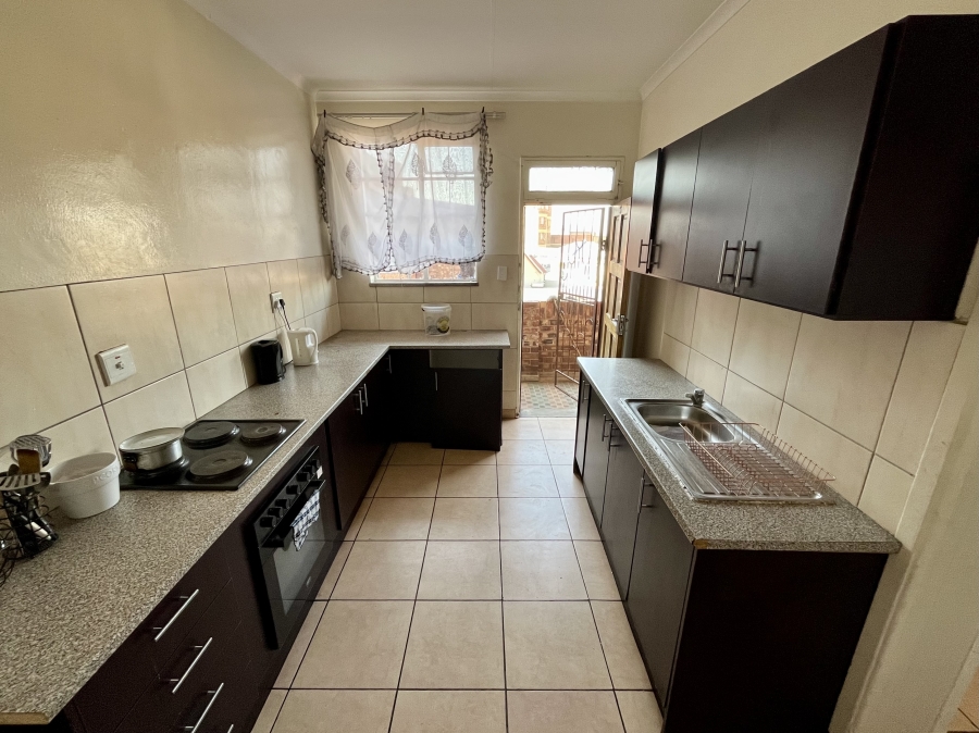 2 Bedroom Property for Sale in Troyeville Gauteng