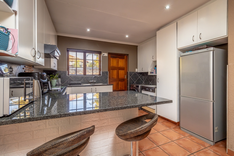 3 Bedroom Property for Sale in Pinehaven Gauteng