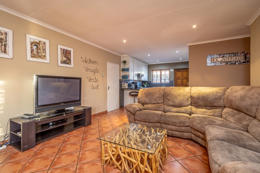 3 Bedroom Property for Sale in Pinehaven Gauteng