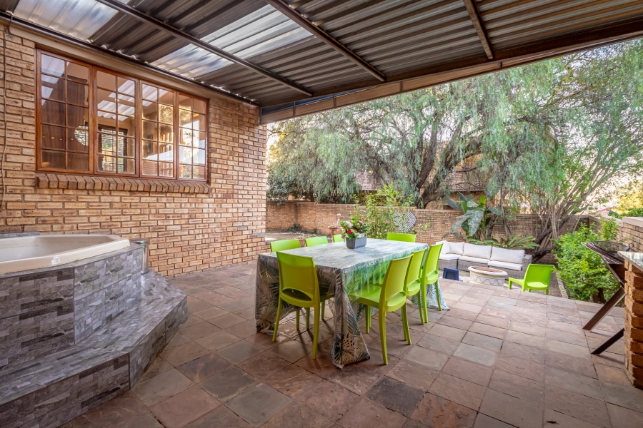 3 Bedroom Property for Sale in Pinehaven Gauteng