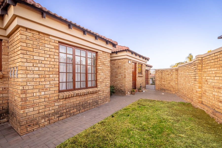 3 Bedroom Property for Sale in Pinehaven Gauteng