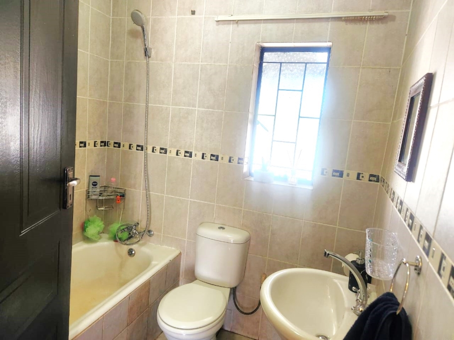 4 Bedroom Property for Sale in Doringkloof Gauteng