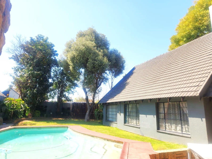 4 Bedroom Property for Sale in Doringkloof Gauteng