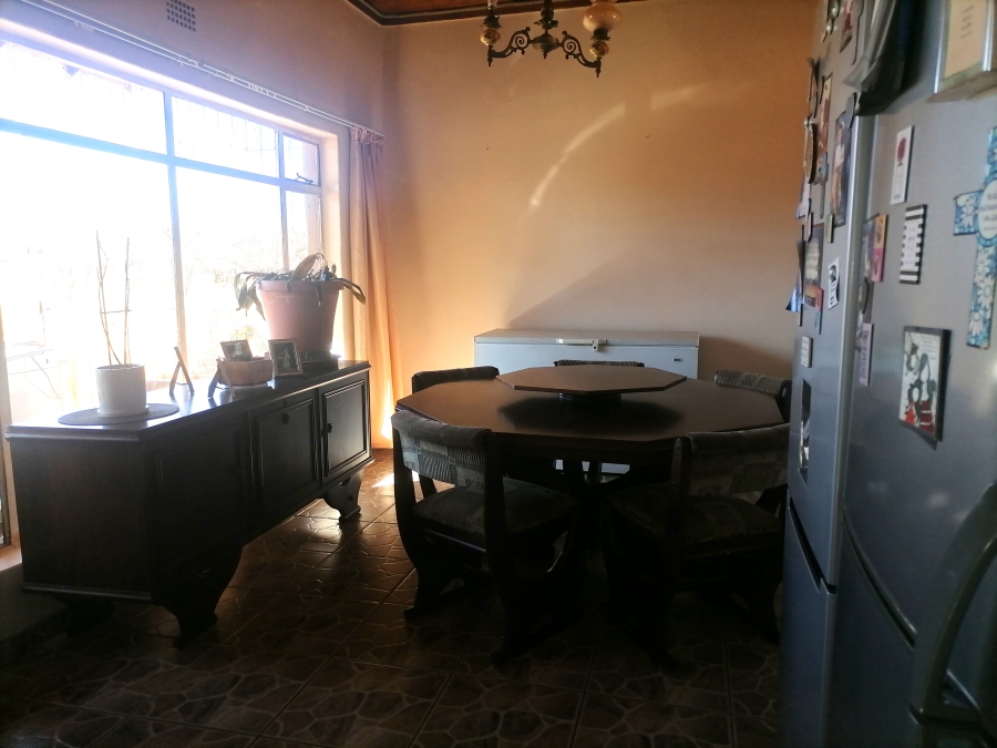 5 Bedroom Property for Sale in Vleikop A H Gauteng