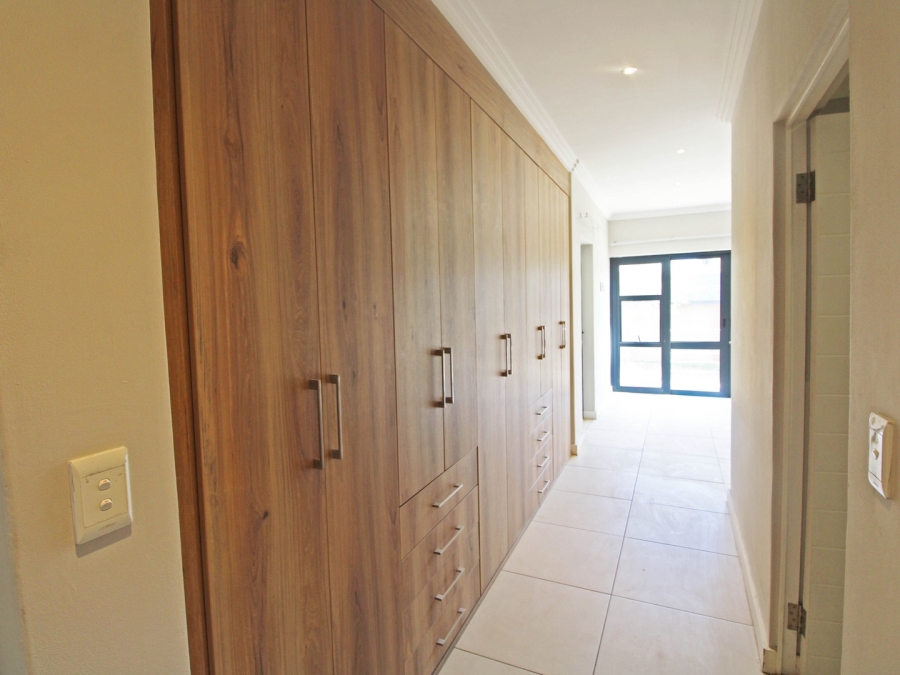 To Let 2 Bedroom Property for Rent in Bryanston Gauteng