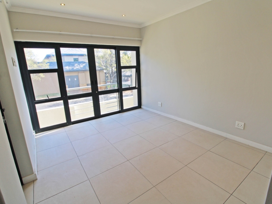 To Let 2 Bedroom Property for Rent in Bryanston Gauteng