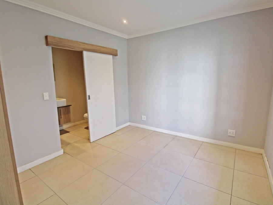 To Let 2 Bedroom Property for Rent in Bryanston Gauteng