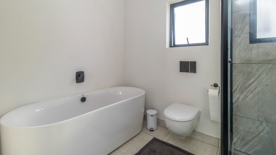 To Let 2 Bedroom Property for Rent in Waterfall Gauteng