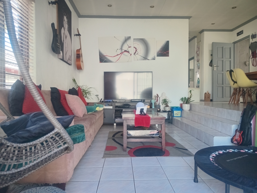 2 Bedroom Property for Sale in Corlett Gardens Gauteng