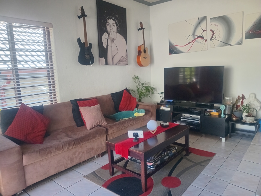 2 Bedroom Property for Sale in Corlett Gardens Gauteng