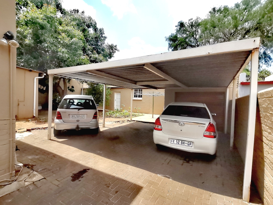 3 Bedroom Property for Sale in Highlands North Gauteng