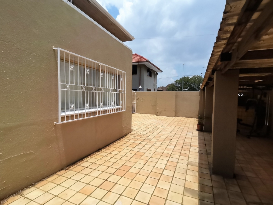 3 Bedroom Property for Sale in Highlands North Gauteng