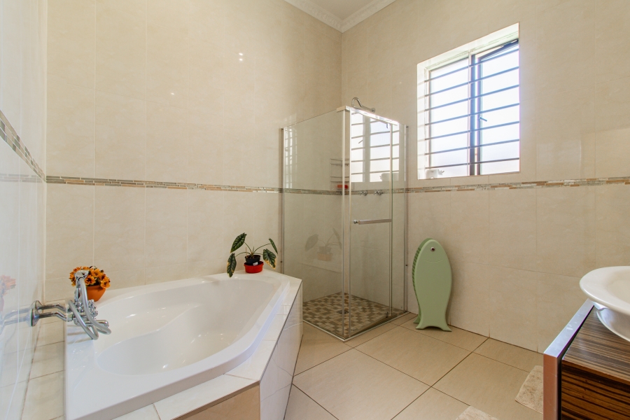 5 Bedroom Property for Sale in South Kensington Gauteng