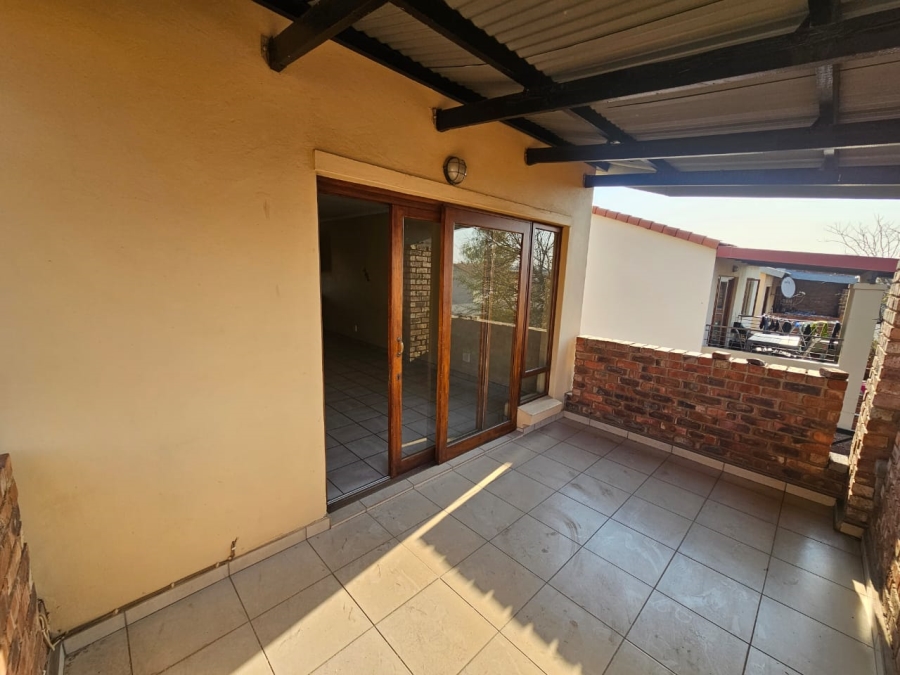 2 Bedroom Property for Sale in Vorna Valley Gauteng