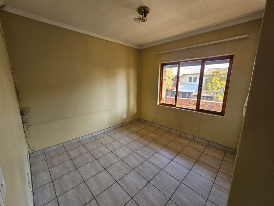 2 Bedroom Property for Sale in Vorna Valley Gauteng