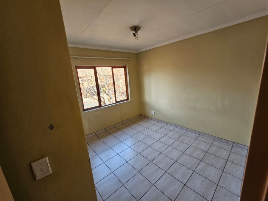 2 Bedroom Property for Sale in Vorna Valley Gauteng