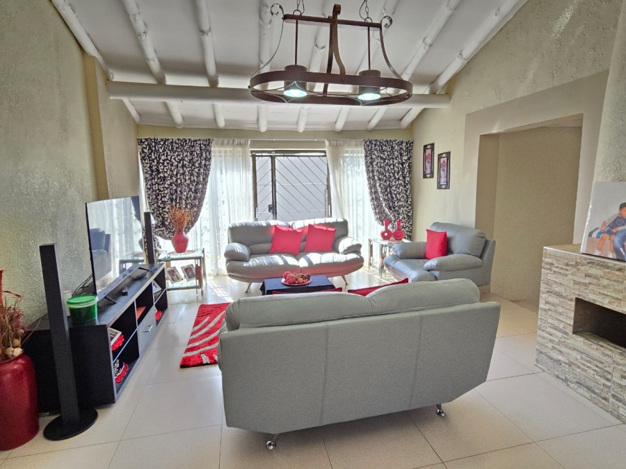 To Let 3 Bedroom Property for Rent in Van Riebeeck Park Gauteng